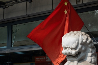 Китай запретил выезд американскому госслужащему: что скрывается за решением?