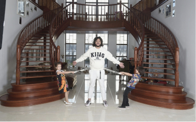 Филипп Киркоров требует вернуть почти 12 млн рублей за неудачную услугу по смене пола