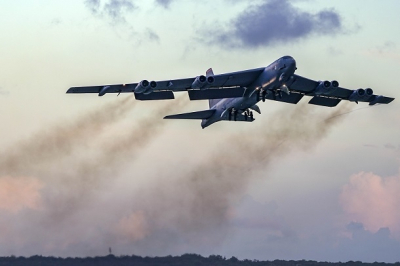 СМИ: Ядерные бомбардировщики B-52 направлены к Ирану